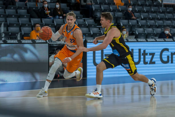 球场局势的 球场局势的